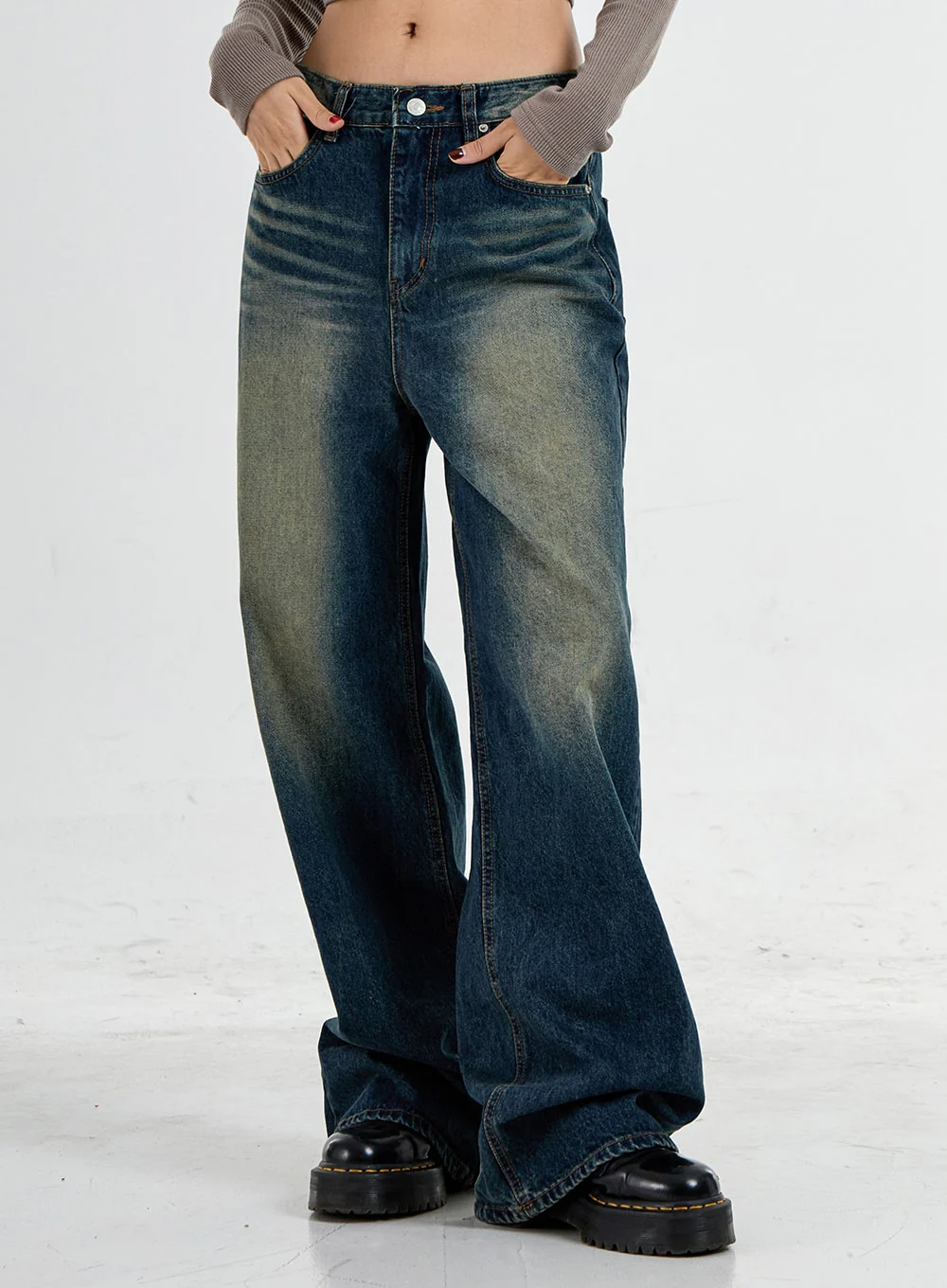Heart Neck Crop T-Shirt CO11 - Image 11